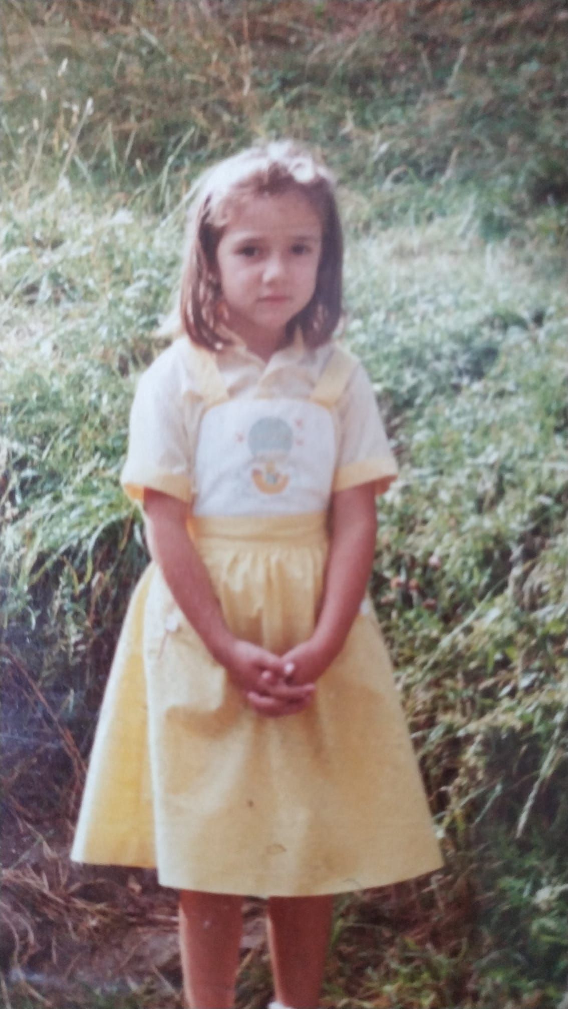 De niña, aún dentro de la organización