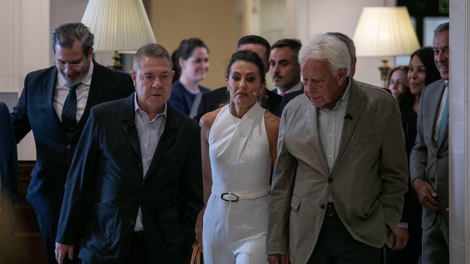 Felipe González sugiere que Zapatero debería devolver las joyas y Emiliano García-Page le pide explicaciones Felipe González sugiere que Zapatero debería devolver las joyas y Emiliano García-Page le pide explicaciones