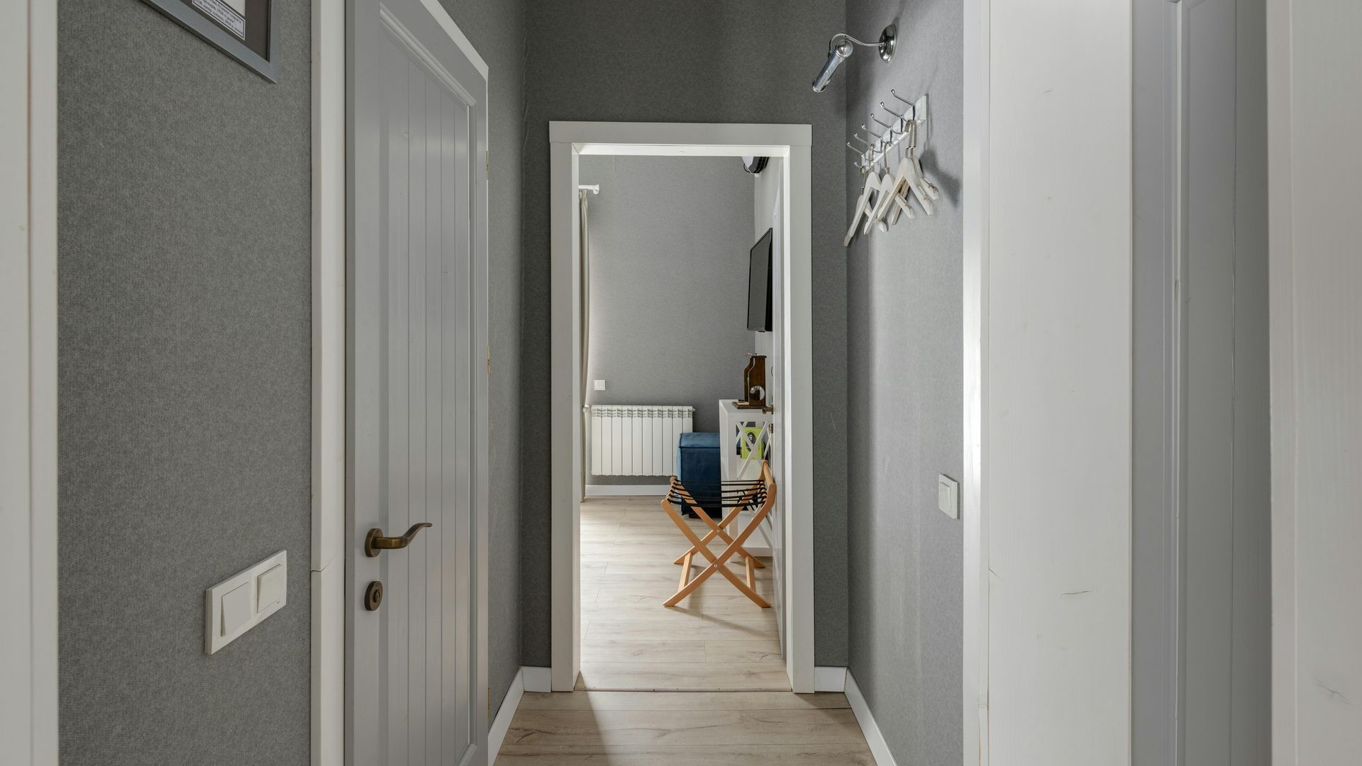 pasillo puerta feng shui pexels