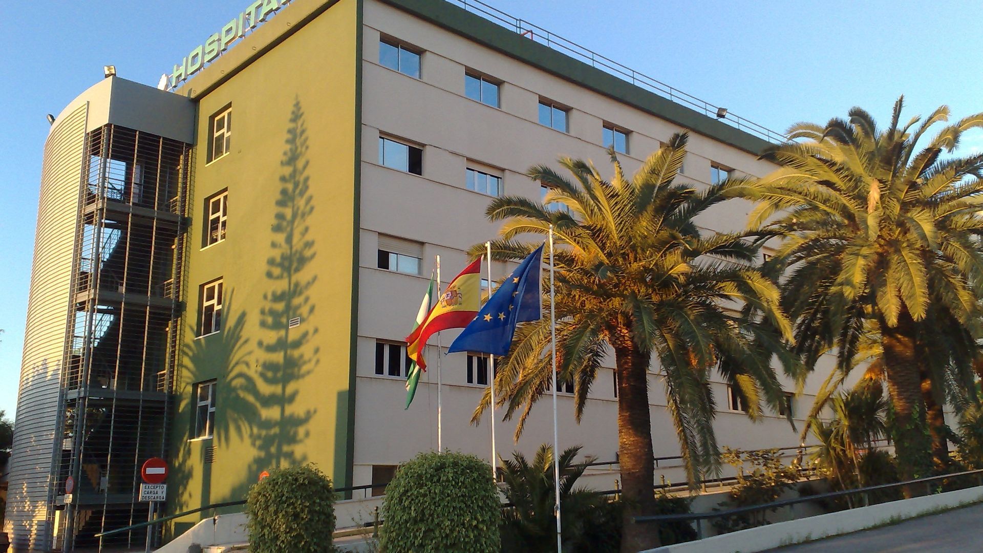 Siete heridos, entre ellos dos menores, en un atropello múltiple en la terraza de un bar de Frigiliana Siete heridos, entre ellos dos menores, en un atropello múltiple en la terraza de un bar de Frigiliana