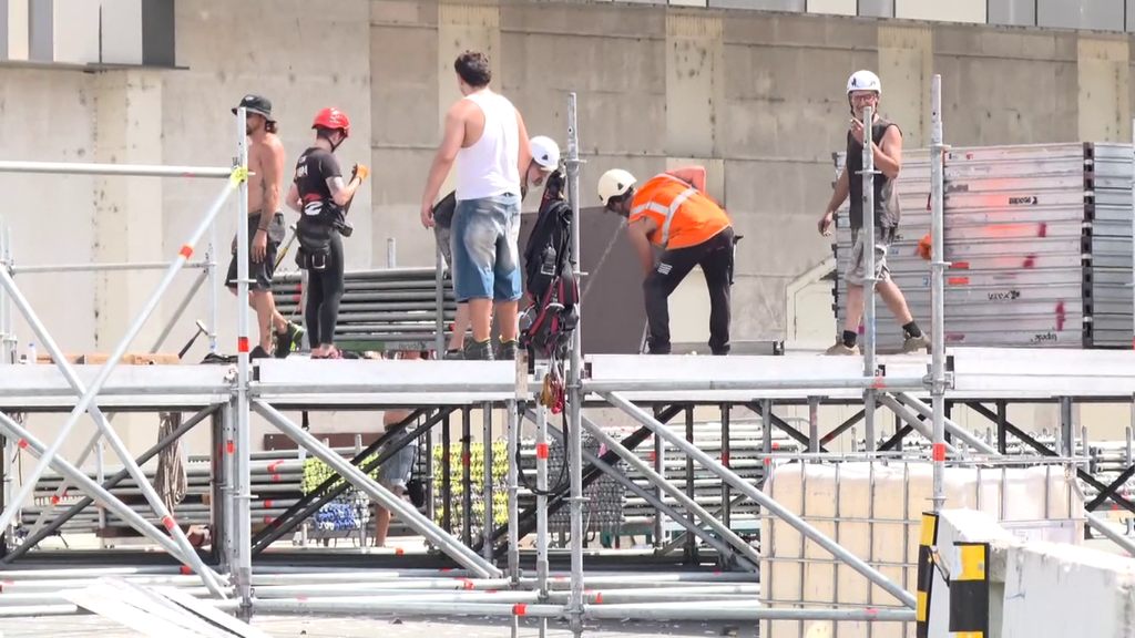 Trabajar al aire libre, un desafío y un riesgo para la salud en plena ola de calor con temperaturas de más de 40 grados