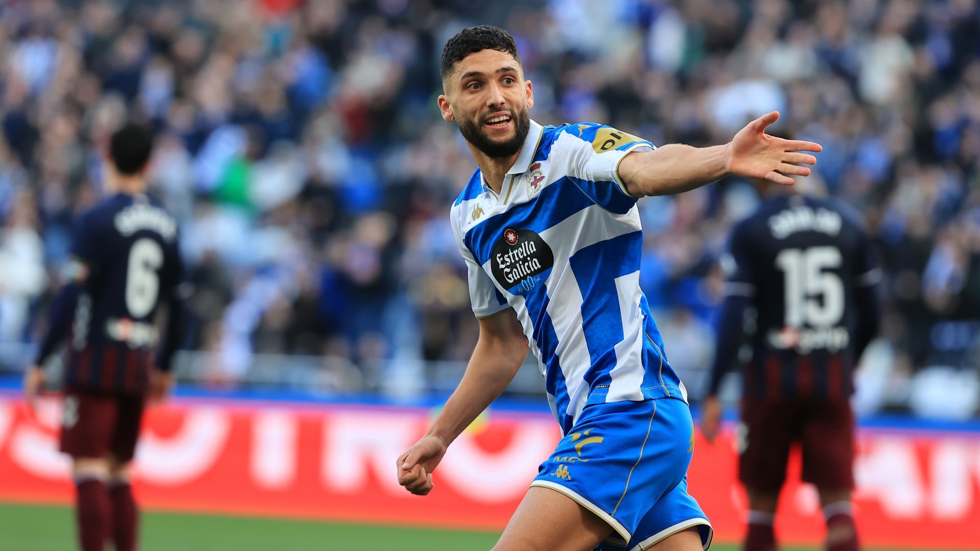 Zakaria Eddahchouri en un partido