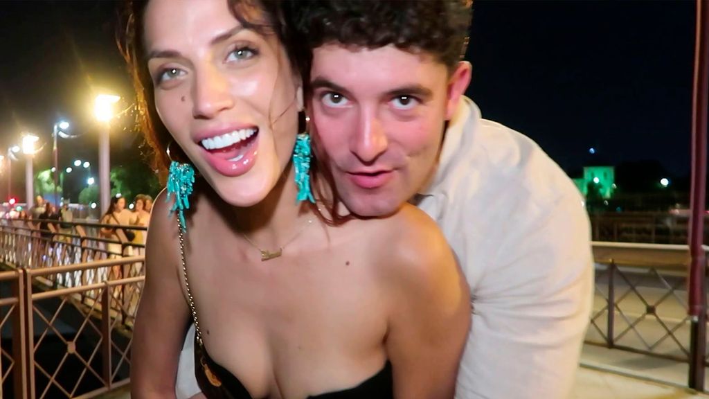 Borja sorprende a Laura Ulldemolins y oficializa su compromiso Con vista a by Laura Ulldemolins Temporada 1 Top Vídeos 35