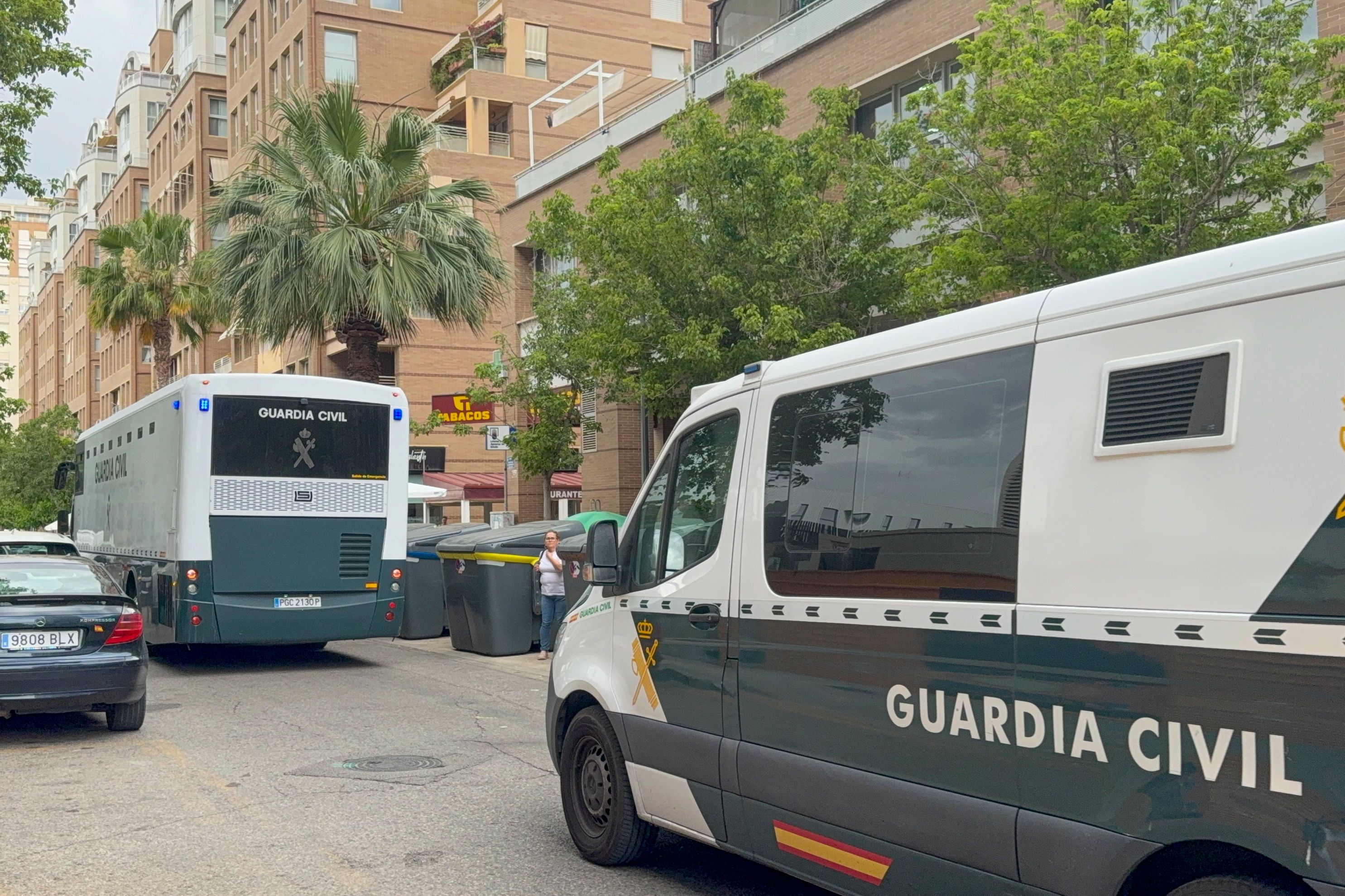 David, el acusado del homicidio de Vicent en su clínica, trasladado en un furgón de las autoridades