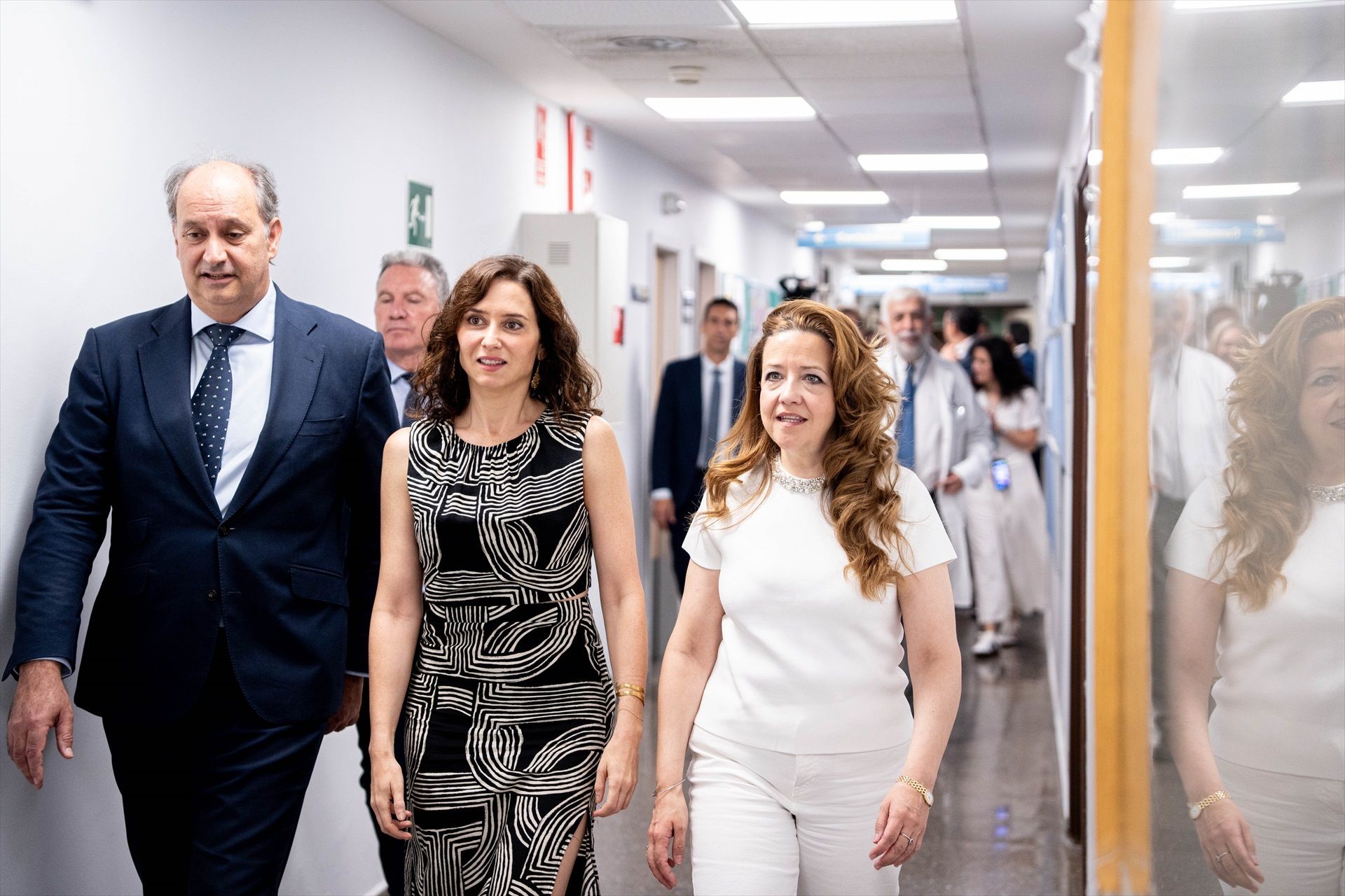 Detalles del vestido de Isabel Díaz Ayuso