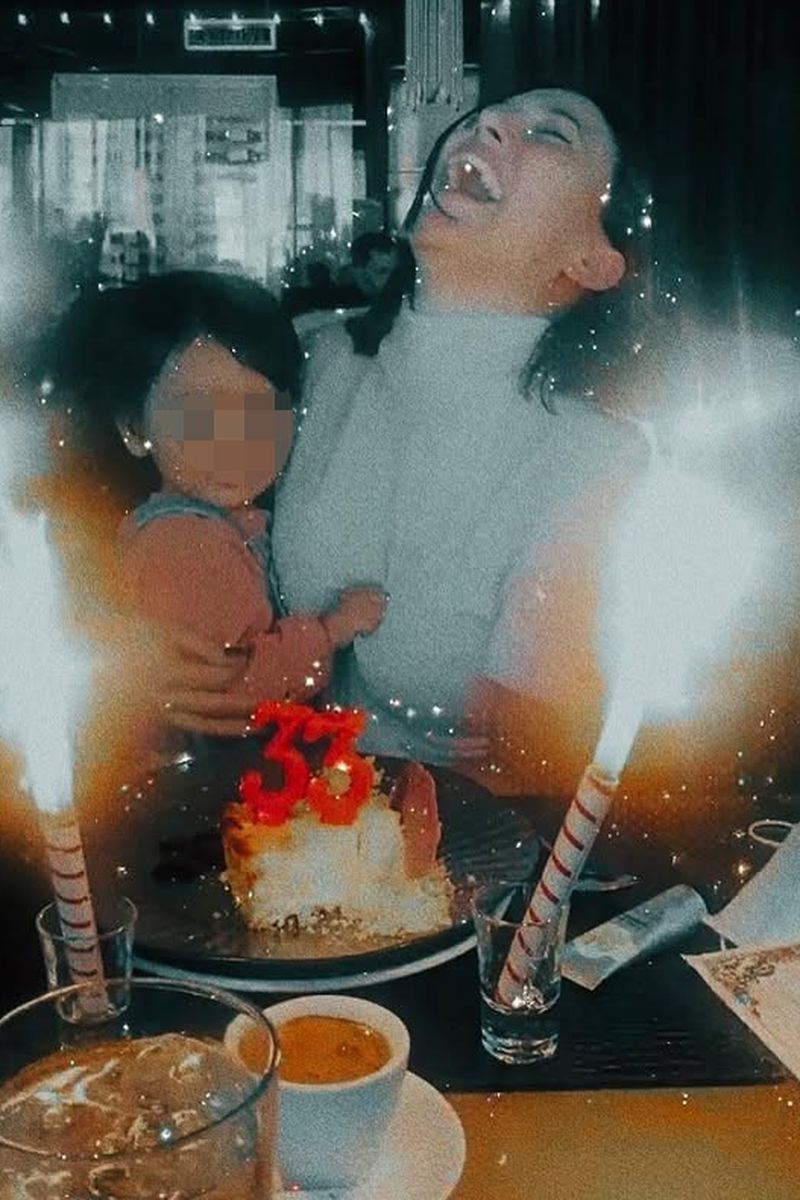 Elisa Mouliáa, con su hija Sienna, en una imagen de hace cuatro años