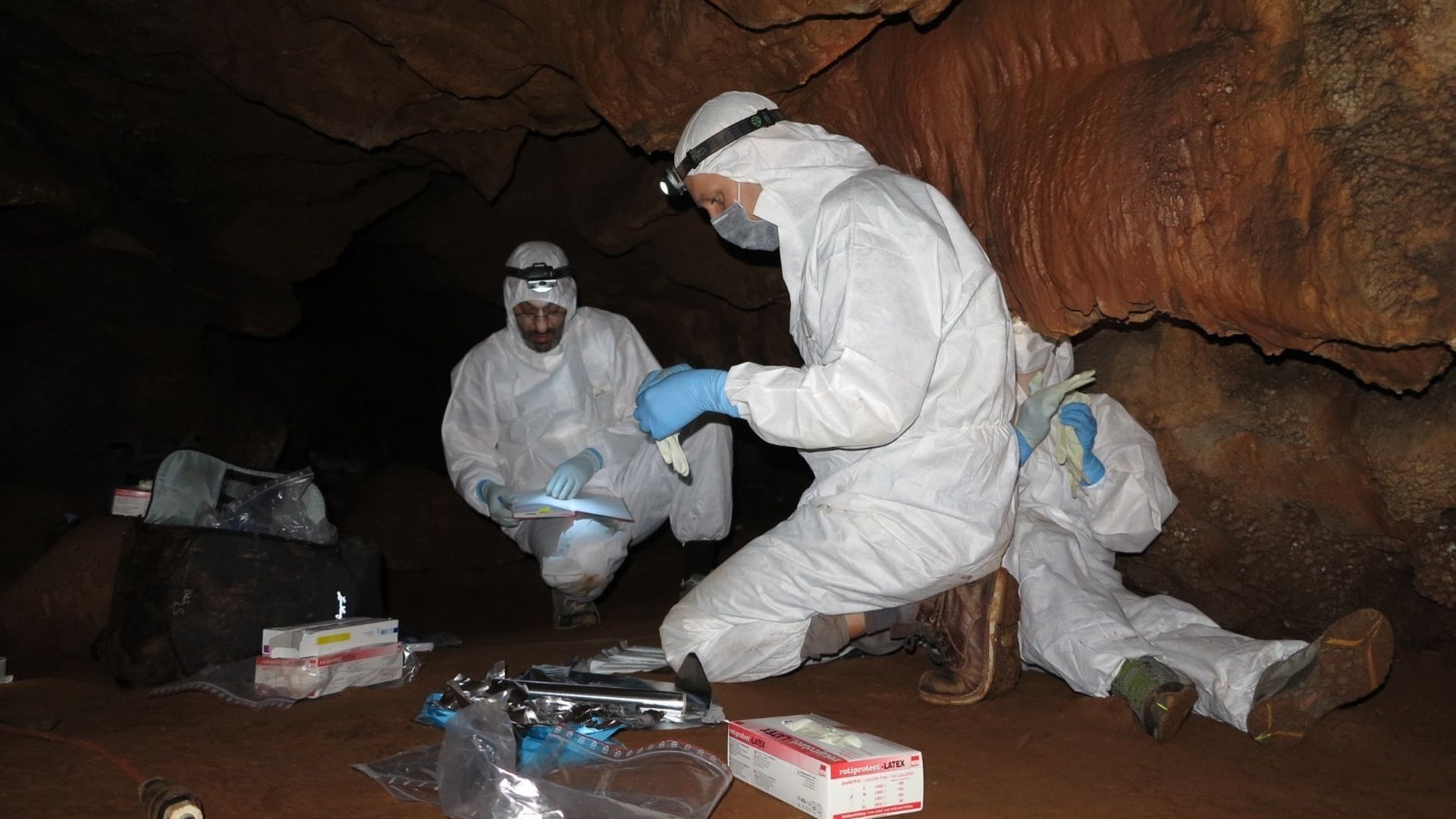 EuropaPress_7619247_investigaores_cueva EuropaPress_7619247_investigaores_cueva