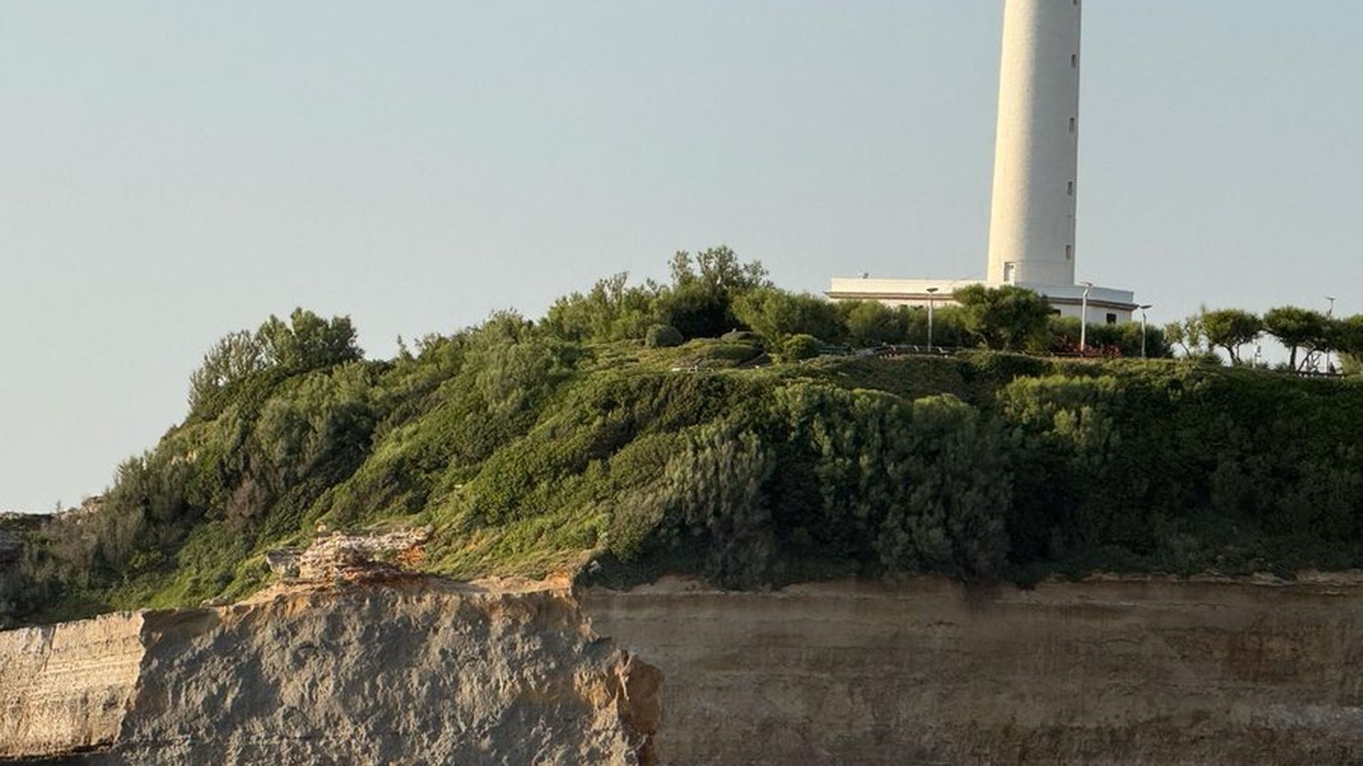 El desprendimiento mortal ha ocurrido bajo el faro de Biarritz