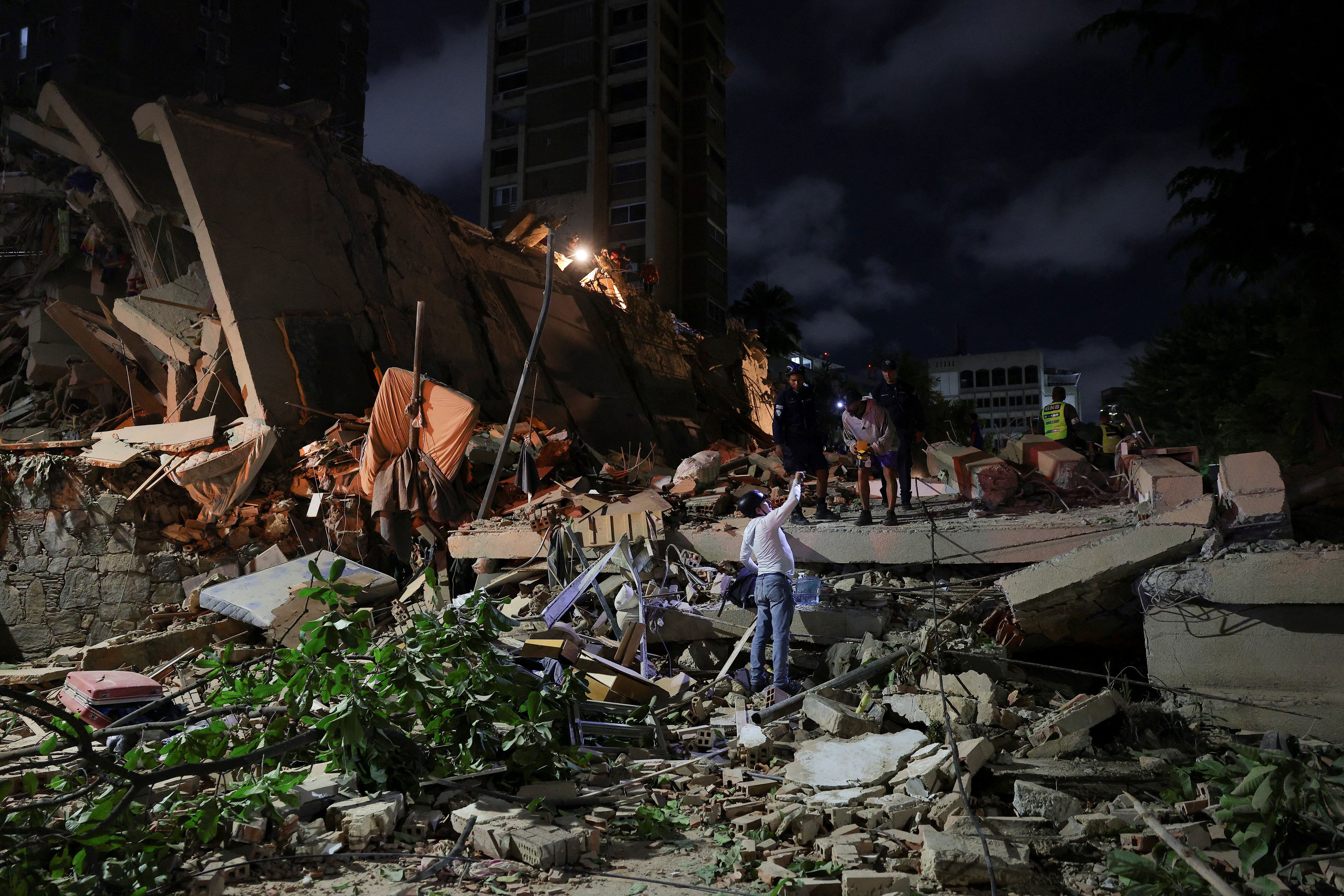 El doble terremoto en Venezuela en menos de un minuto, en fotos