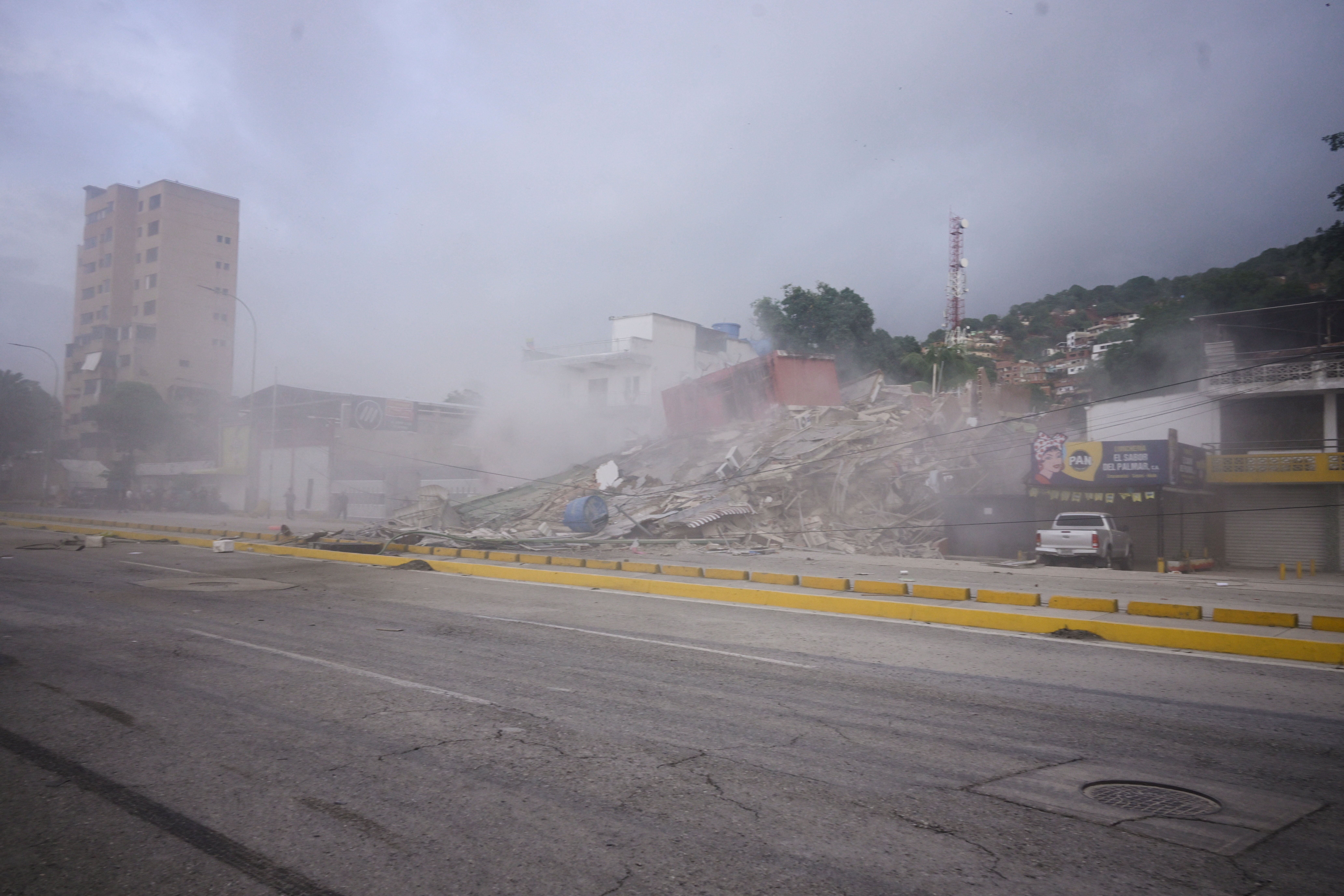 El doble terremoto en Venezuela en menos de un minuto, en fotos