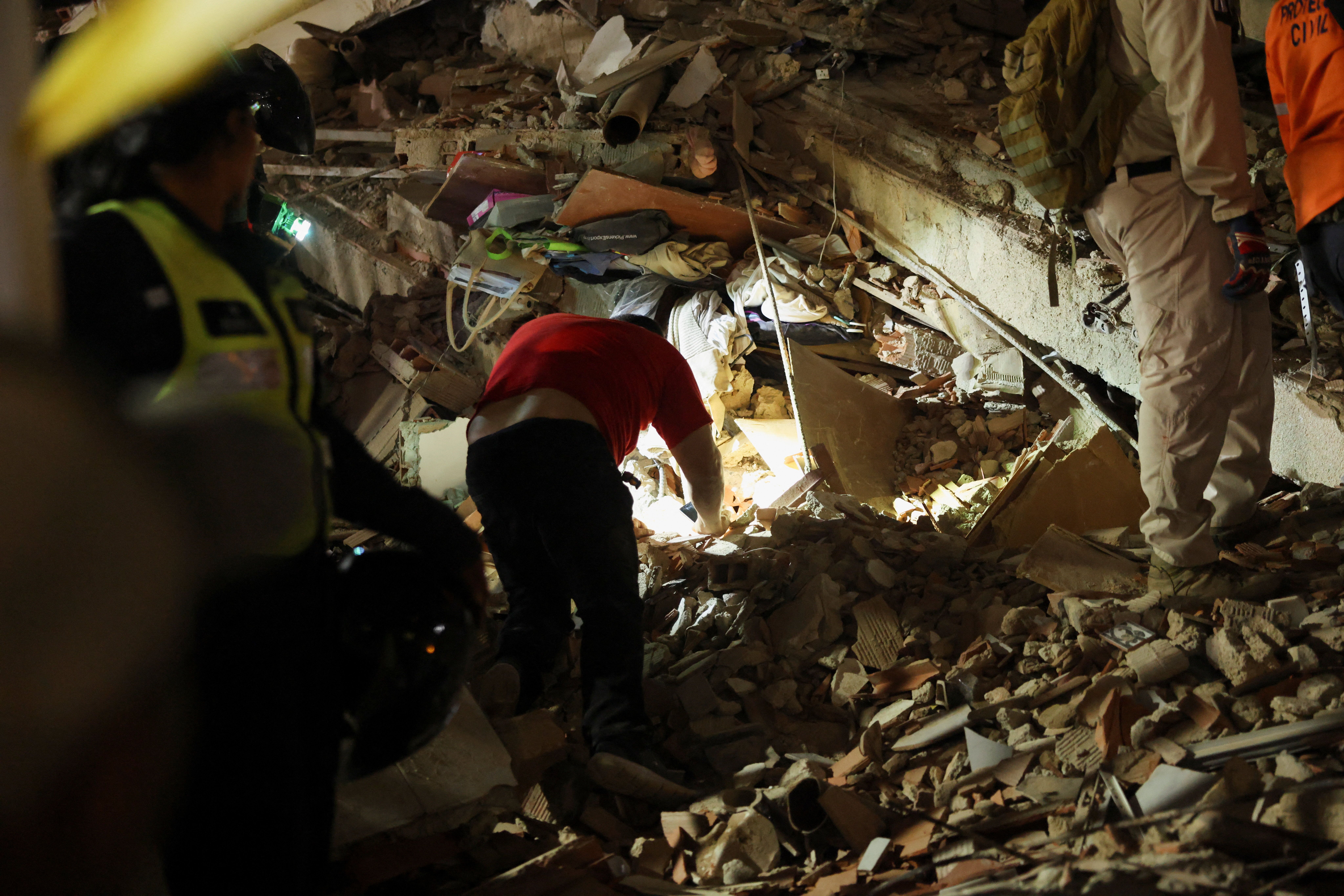 El doble terremoto en Venezuela en menos de un minuto, en fotos