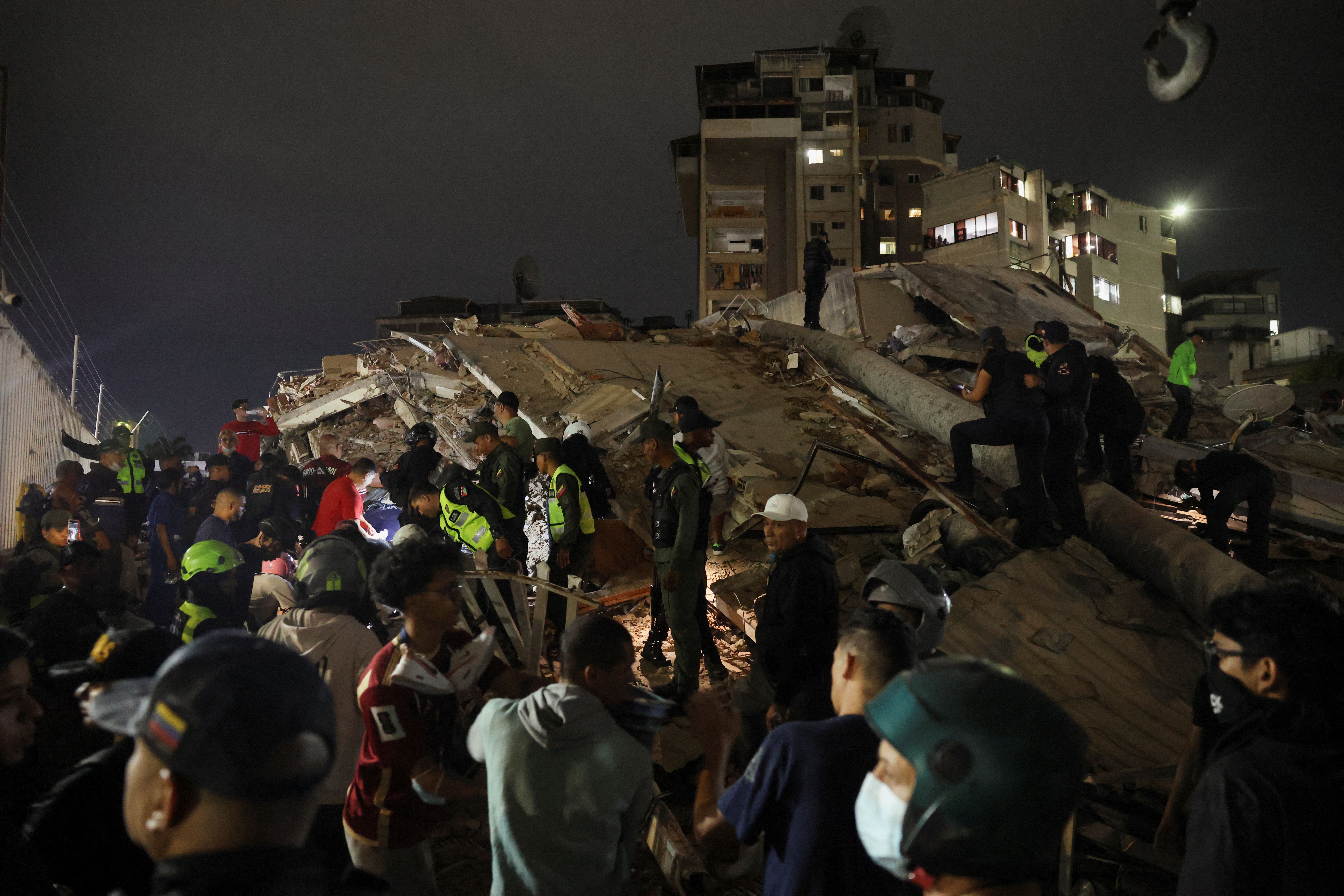 El doble terremoto en Venezuela en menos de un minuto, en fotos