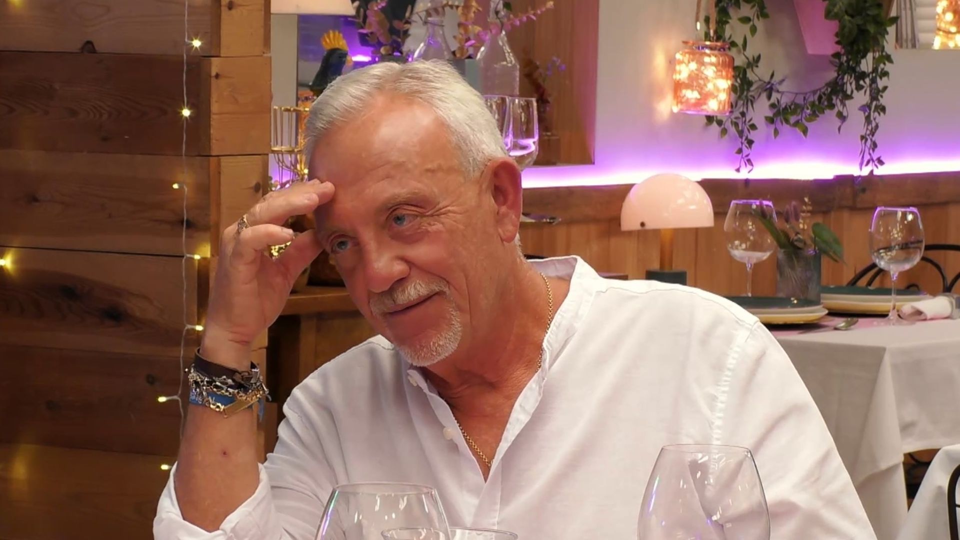 El intenso paso de Diego por 'First Dates': desde su despiste nada más entrar al restaurante a su "colorado" momento en plena cita