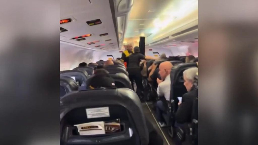 El terror de los pasajeros de un avión a punto de despegar en un aeropuerto cerca del epicentro de los terremotos en Venezuela