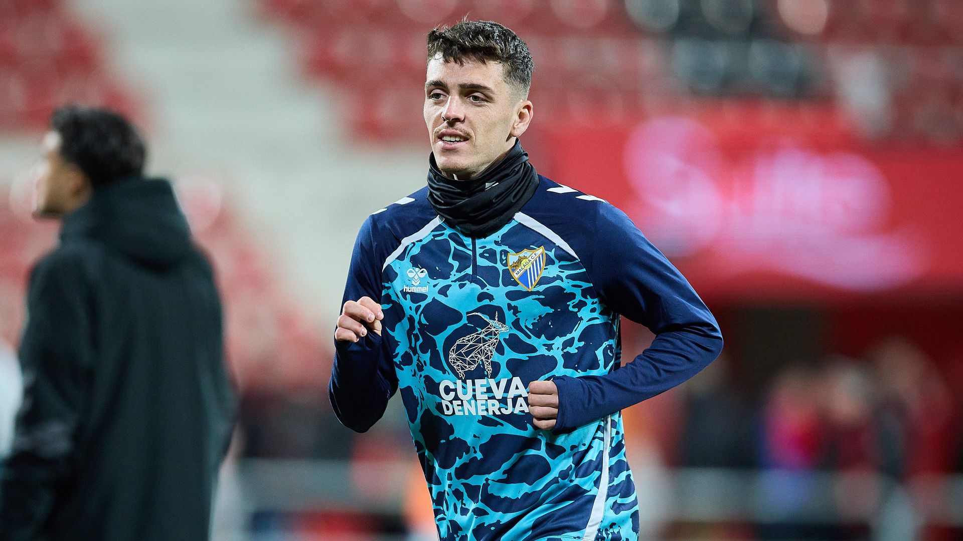 Jokin Gabilondo calienta con el Málaga CF
