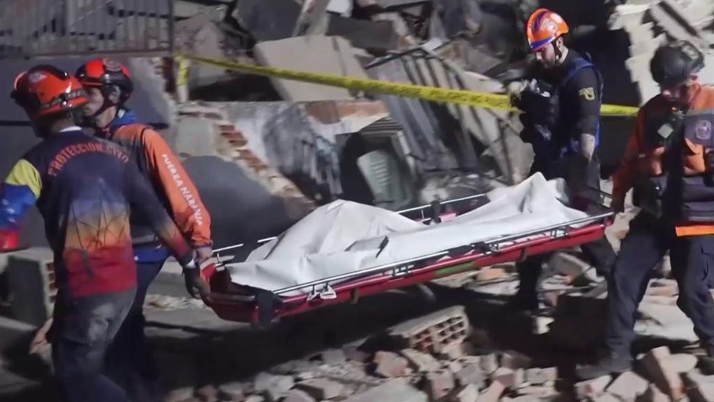 La ayuda humanitaria y material que viaja desde España a Venezuela: de bomberos y sanitarios hasta perros y psicólogos