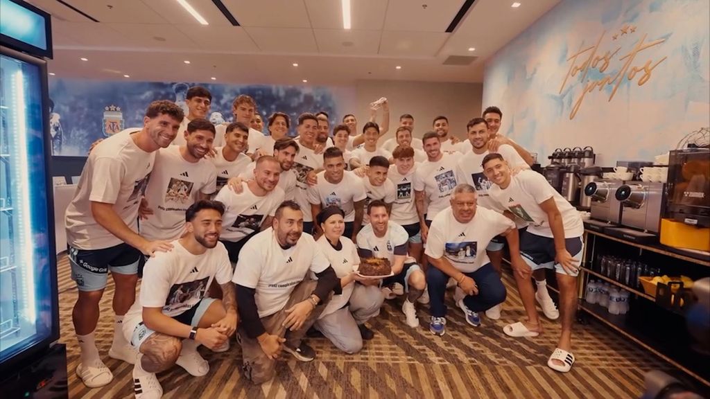 La emotiva sorpresa de la selección argentina a Leo Messi por su cumpleaños