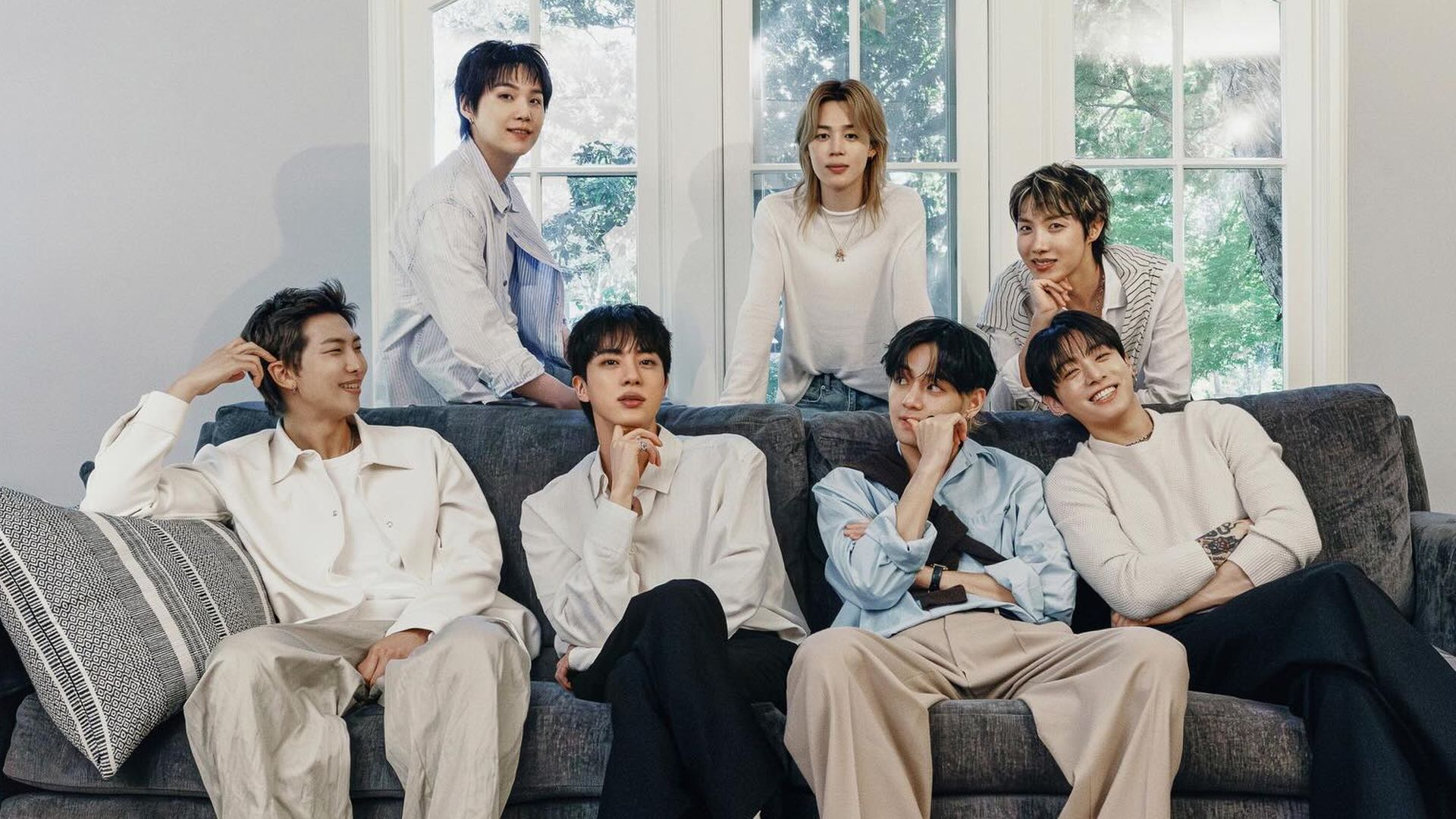 Los siete integrantes de BTS, posando para el FESTA 2026