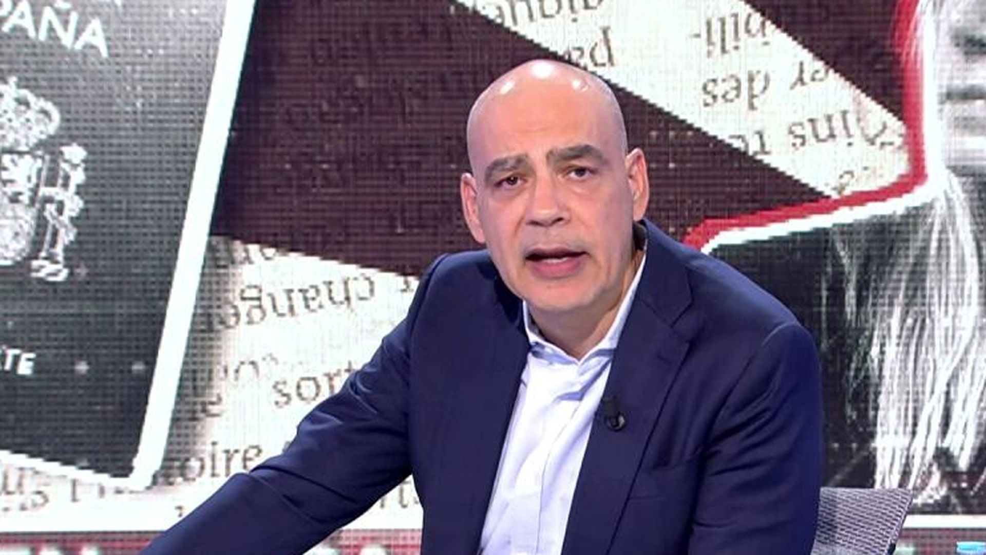 Nacho Montes, indignado con la filtración del móvil de Gertrudis: "¿Qué me importa a mí si Zapatero se hace las cejas?"