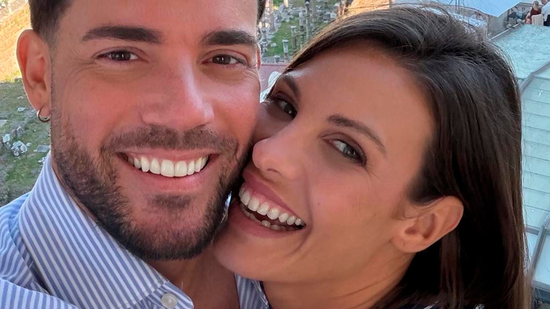Robert Mendoza y Jessica Bueno