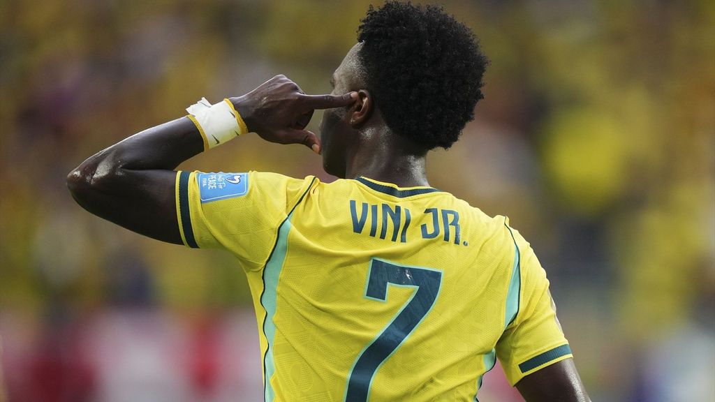 La afición del Real Madrid se moja con el futuro de Vinicius