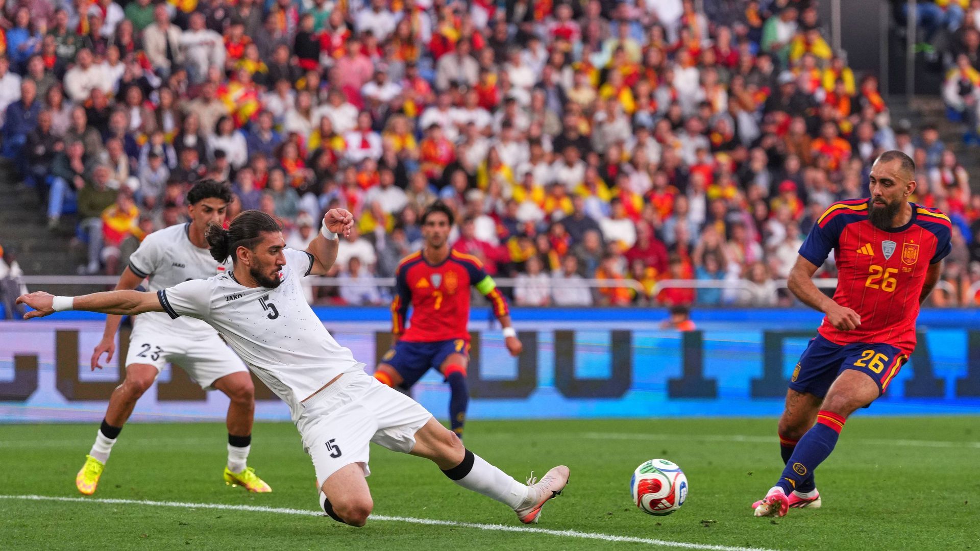 Borja Iglesias, durante el España-Irak