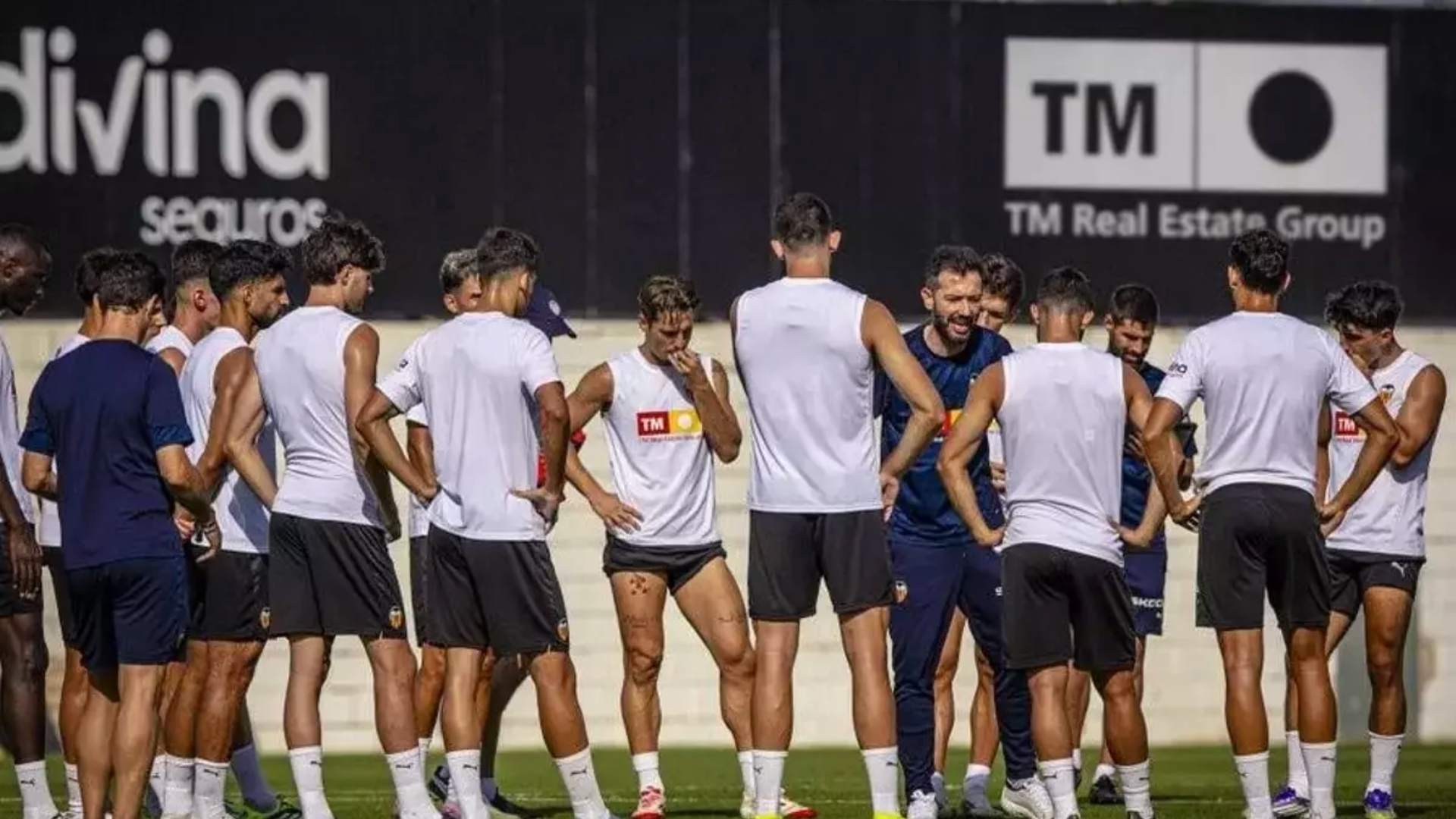 Corberán entrenando en Paterna