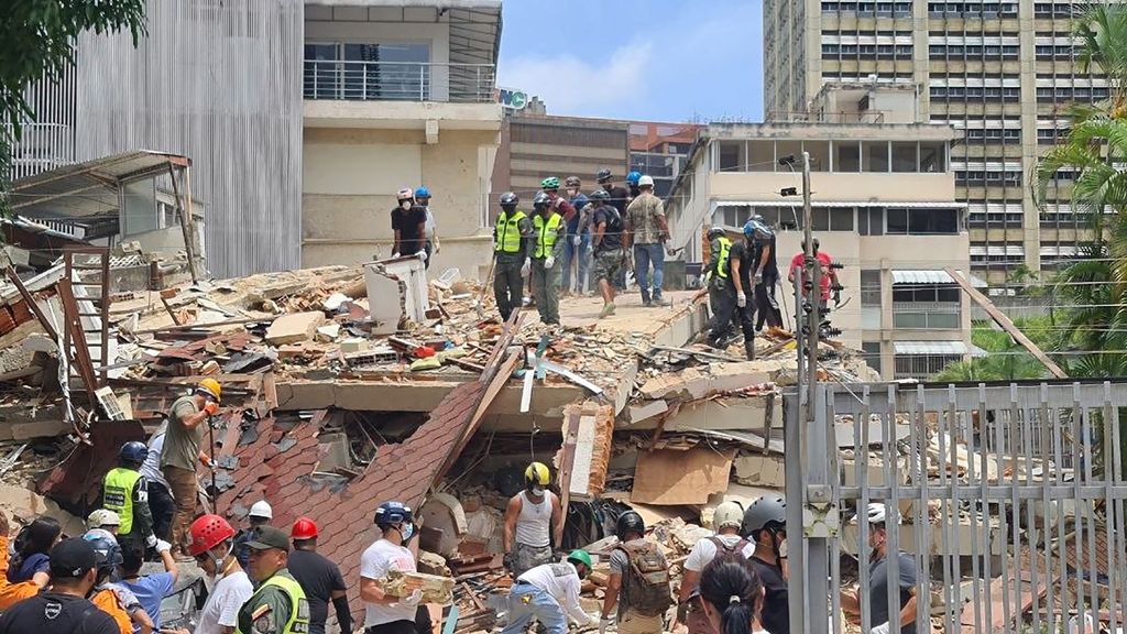 Japón solo tiembla y Venezuela colapsa: edificios, inversión, prevención y educación, claves