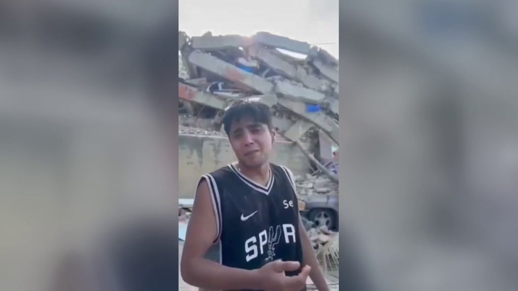El desgarrador mensaje de desesperación de un joven al tener a sus familiares atrapados entre los escombros del doble terremoto de Venezuela: "Esta mañana respondían"