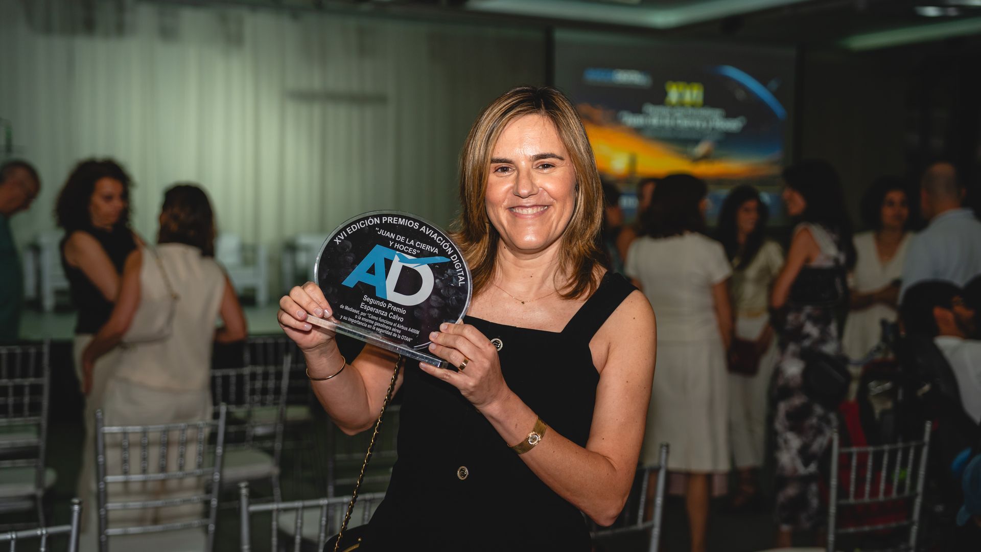 Esperanza Calvo tras recoger el premio que le han otorgado.