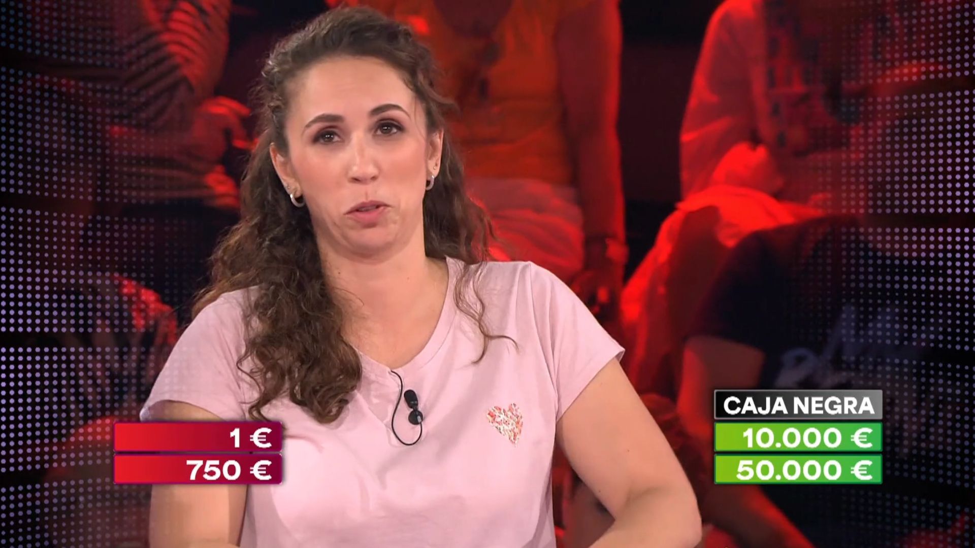Alicia acepta la oferta de la banquera y se planta sin saber si su caja contenía los 50.000 euros