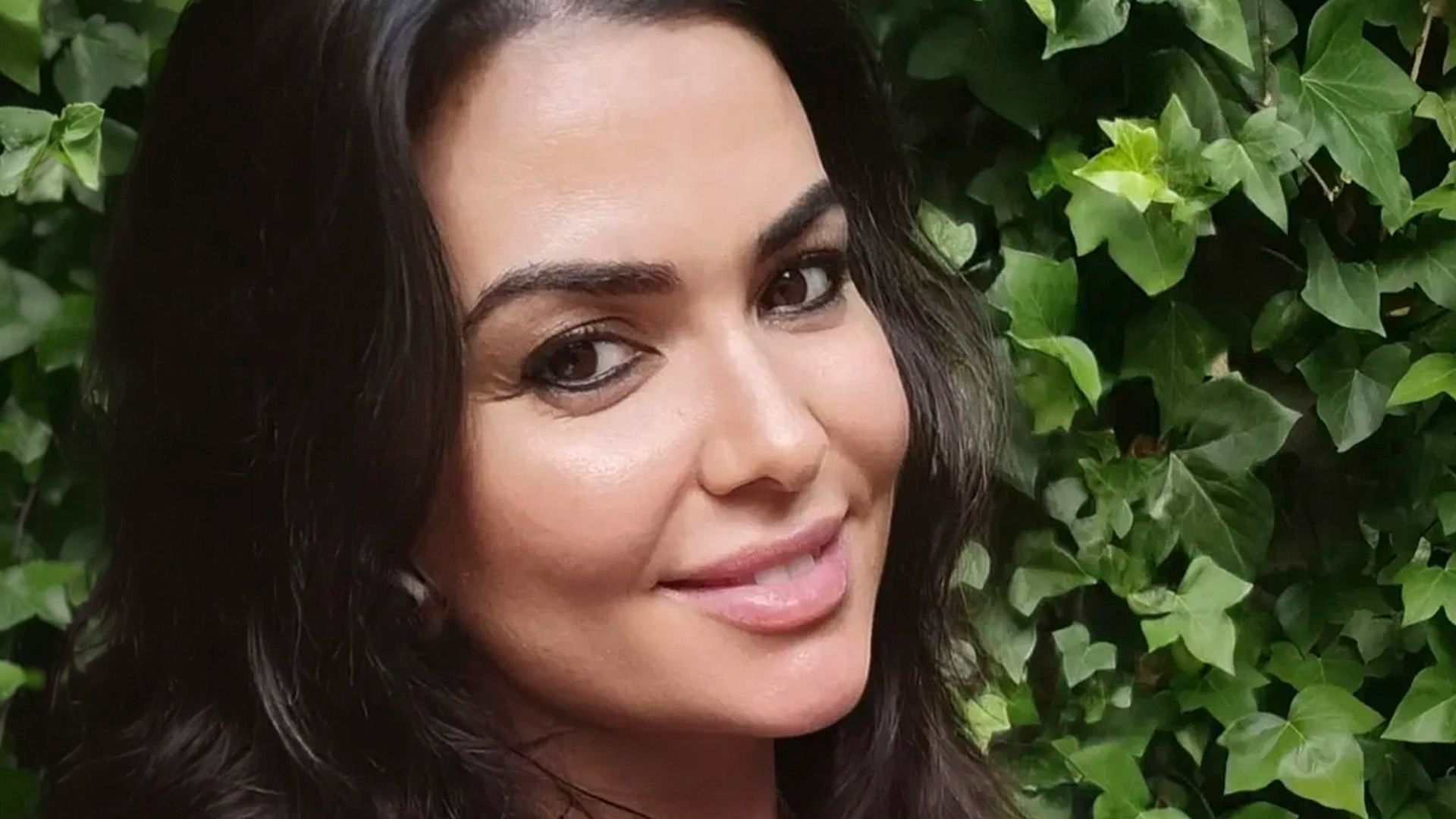 Rocío Martín, presuntamente embarazada de Omar Montes, enseña la cara de su bebé