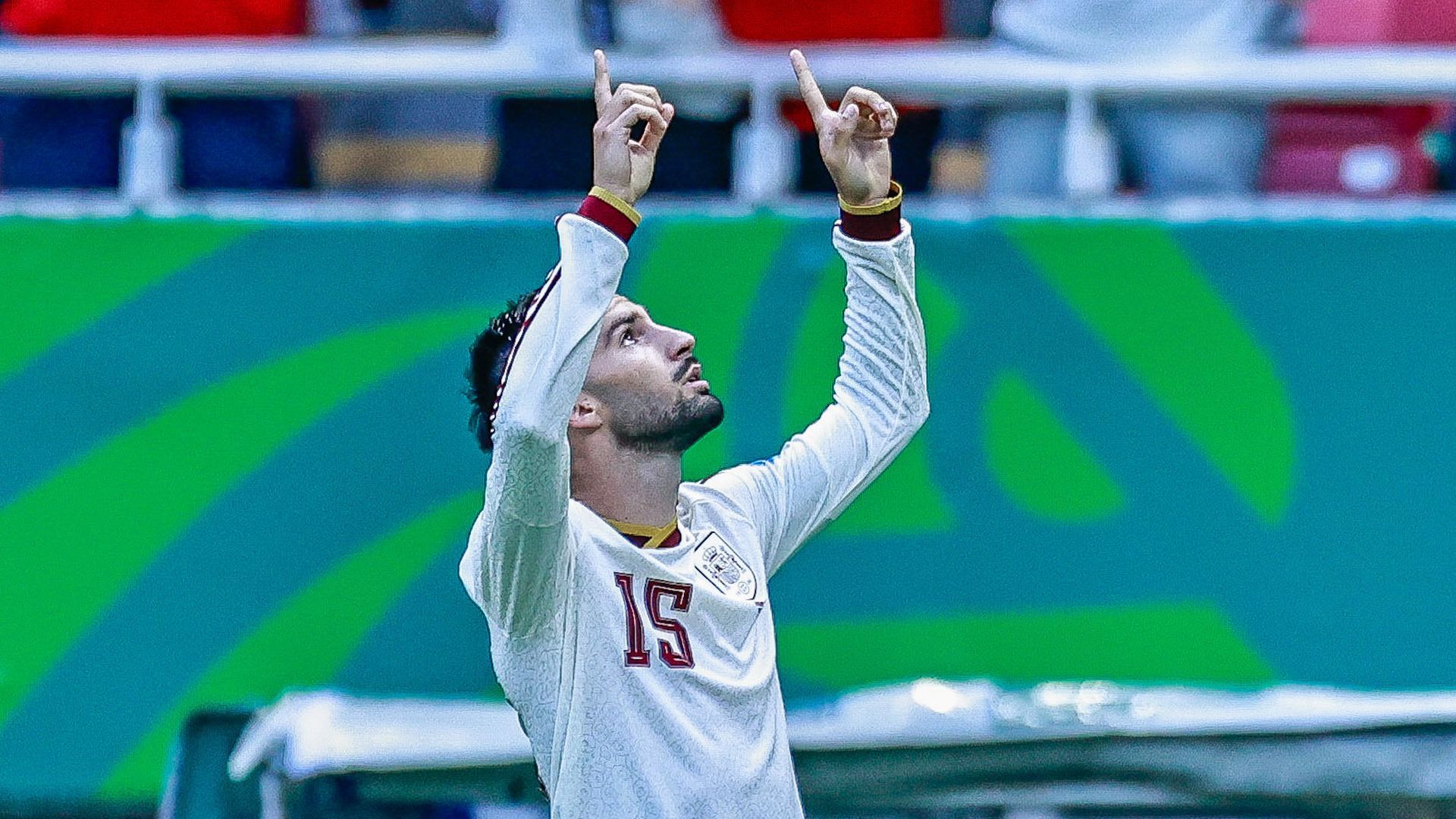 La emotiva dedicatoria de Álex Baena a María Caamaño tras marcar el gol de España contra Uruguay: "Desde arriba me ha ayudado"