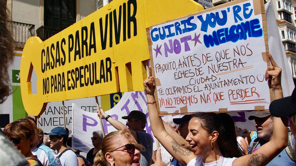 Una manifestación recorre Málaga por la crisis de la vivienda: "Sin alquiler asequible, vivir es imposible"