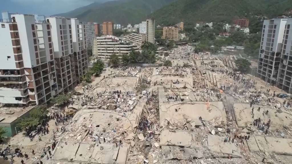 Venezuela, desbordada por los terremotos: siguen las labores de búsqueda, se restringe el acceso a La Guaira y las morgues están colapsadas