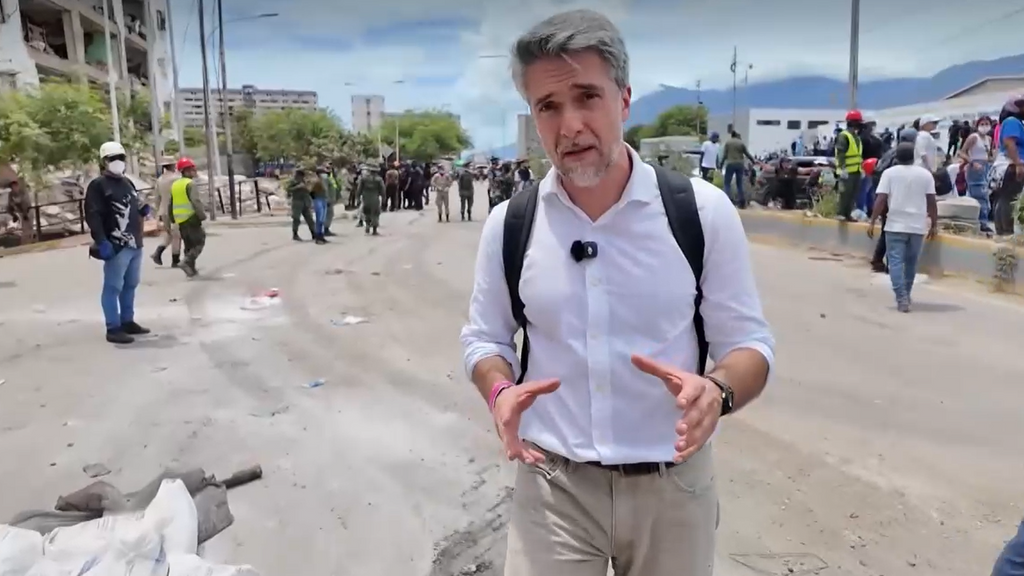 Carlos Franganillo es testigo de la "gran devastación" que hay en La Guaira: "La gente duerme en los parques porque tiene miedo"
