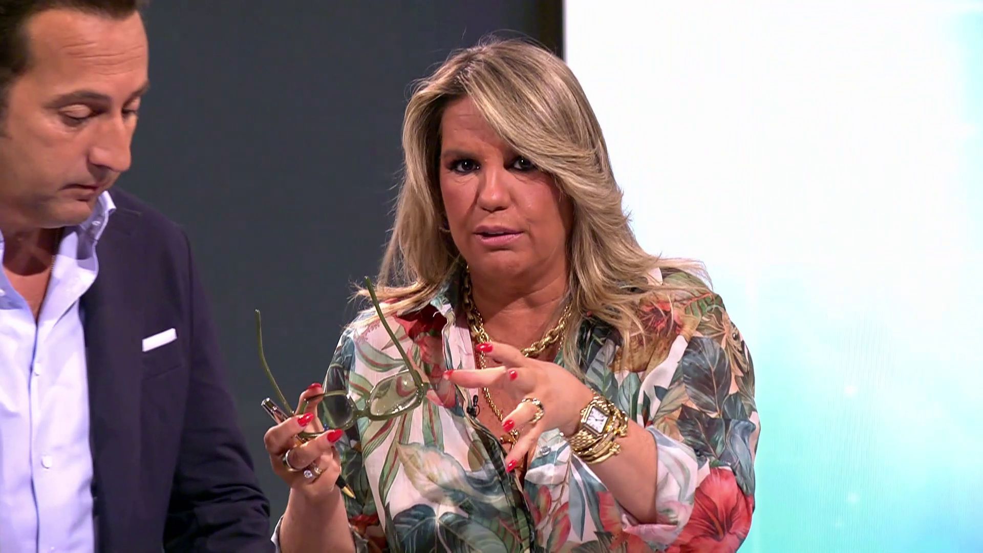 Carmen Porter, atónita con las imágenes de un misterioso objeto “con escamas” desclasificadas en EE. UU.