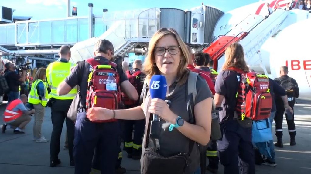 Informativos Telecinco acompaña a los rescatistas y bomberos que viajan a Venezuela: "Encontrar personas con vida disminuye de manera exponencial"