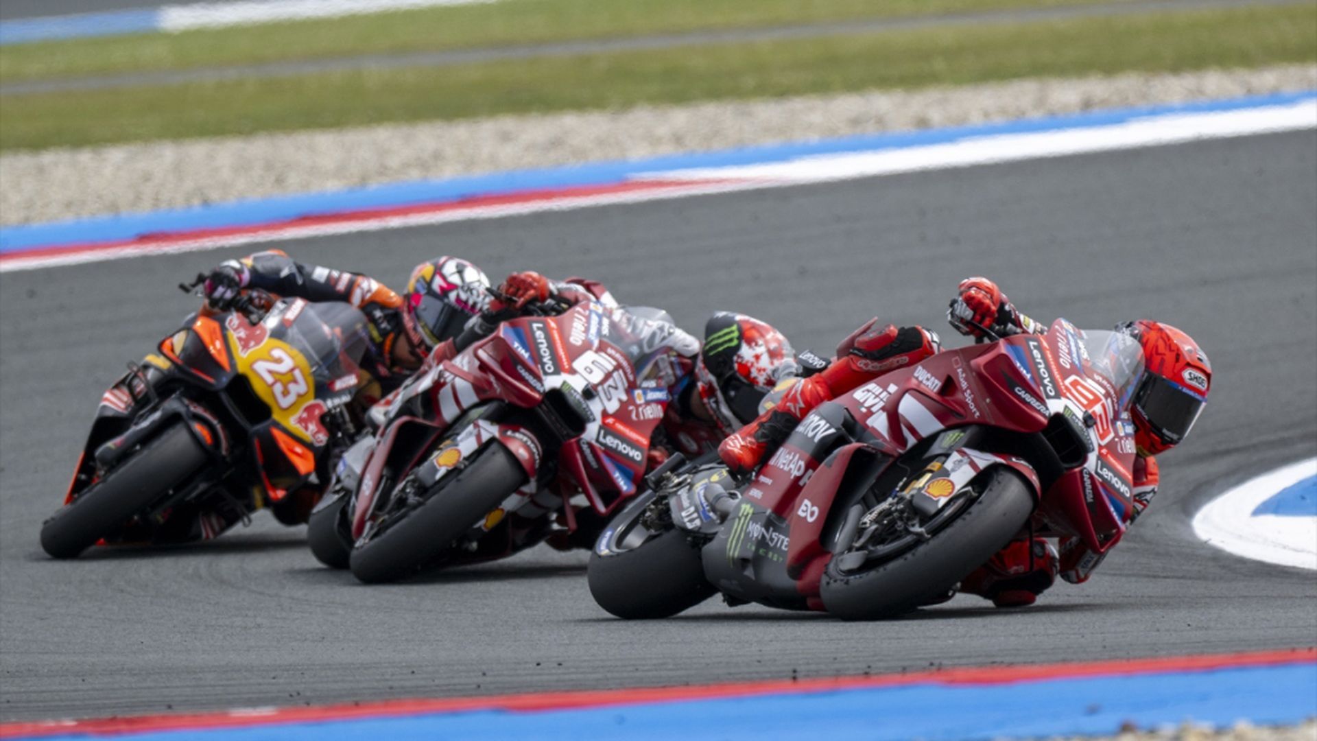 Marc Márquez, por delante de Bagnaia y Bastianini