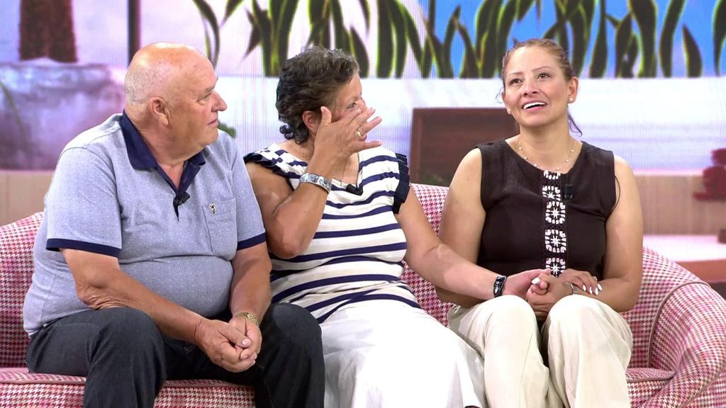 Se reencuentra con sus tíos 9 años después y les confiesa el verdadero motivo por el que se fue de su casa: "Ellos no lo sabían"