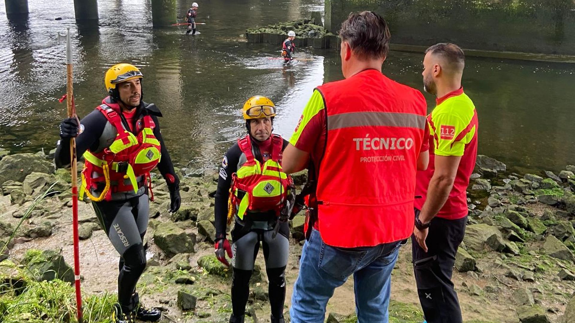 Búsqueda en la ría de Tina Mayor