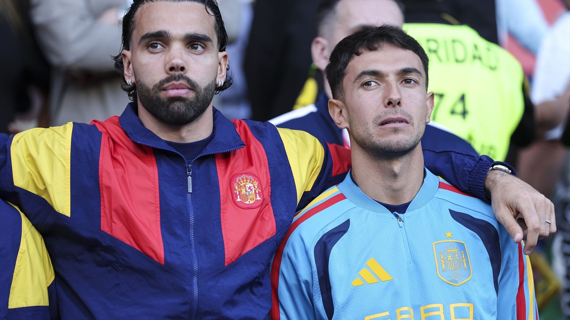 David Raya y Martín Zubimendi en la grada