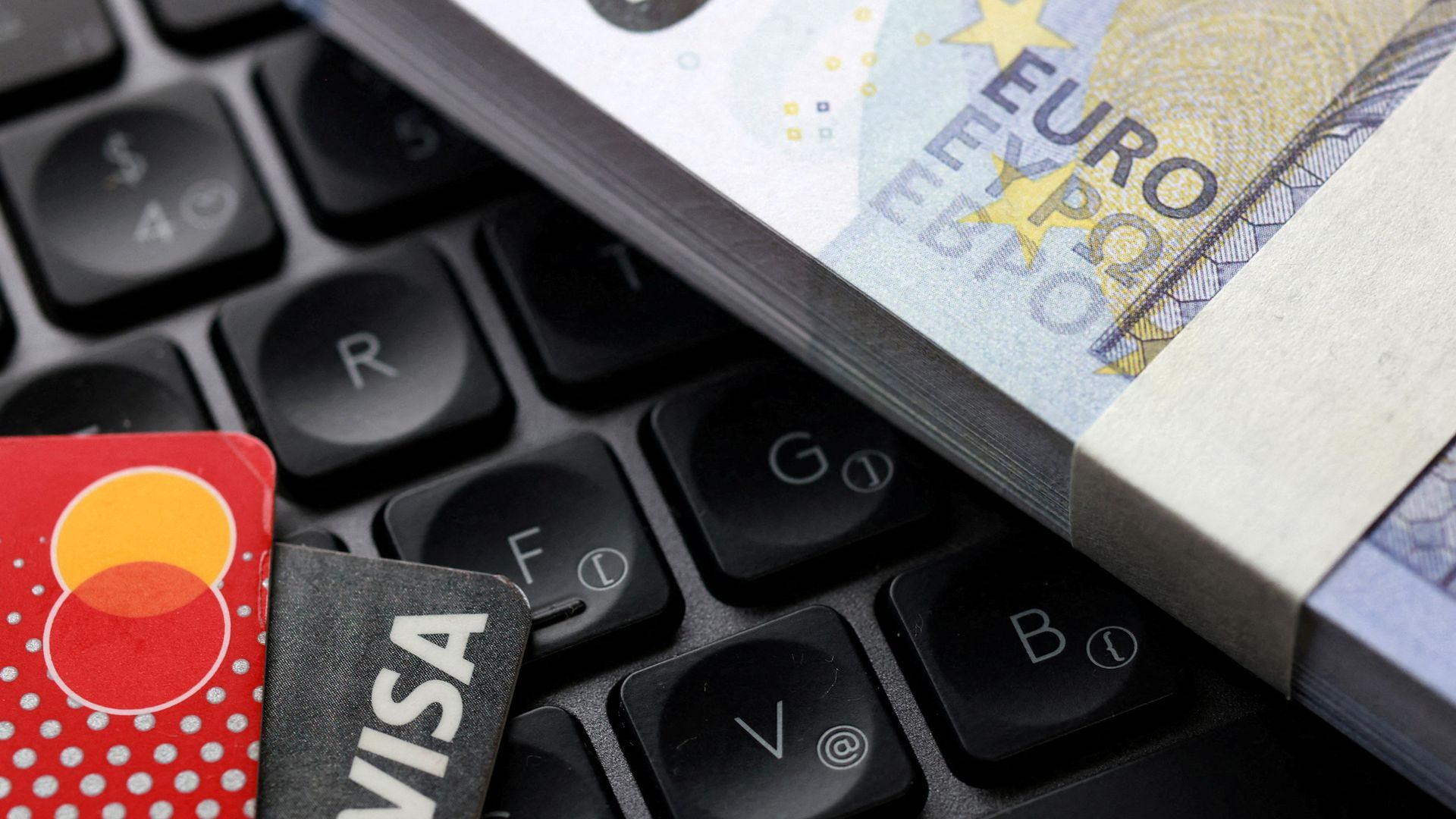 La Unión Europea acelera la creación e implantación de un euro digital La Unión Europea acelera la creación e implantación de un euro digital