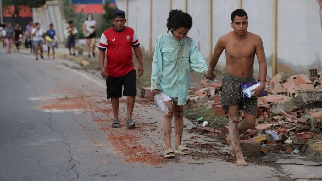 La Guaira recupera progresivamente los servicios de luz y  agua, tras el doblete sísmico