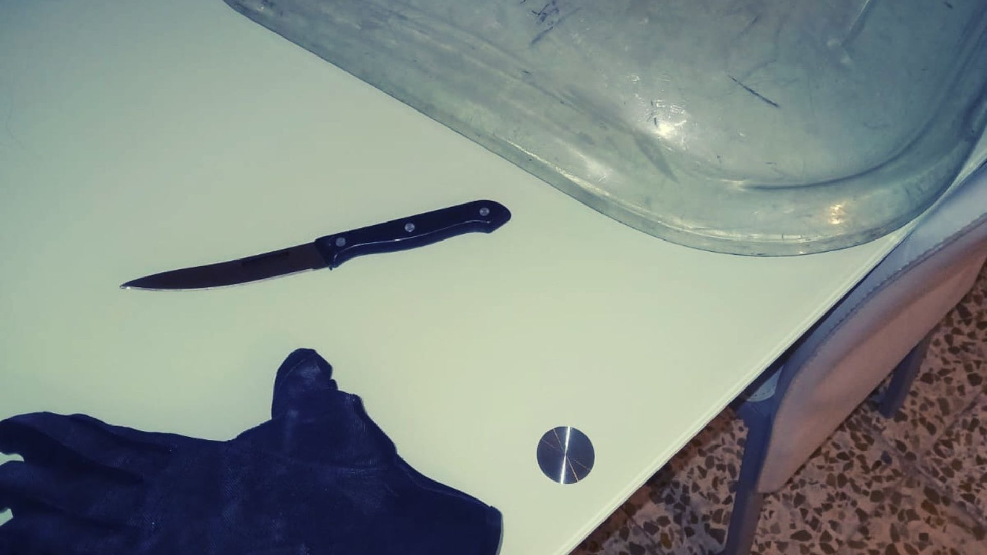 Detenida en Granada tras intentar agredir a un policía con un cuchillo tras amenazar a su pareja