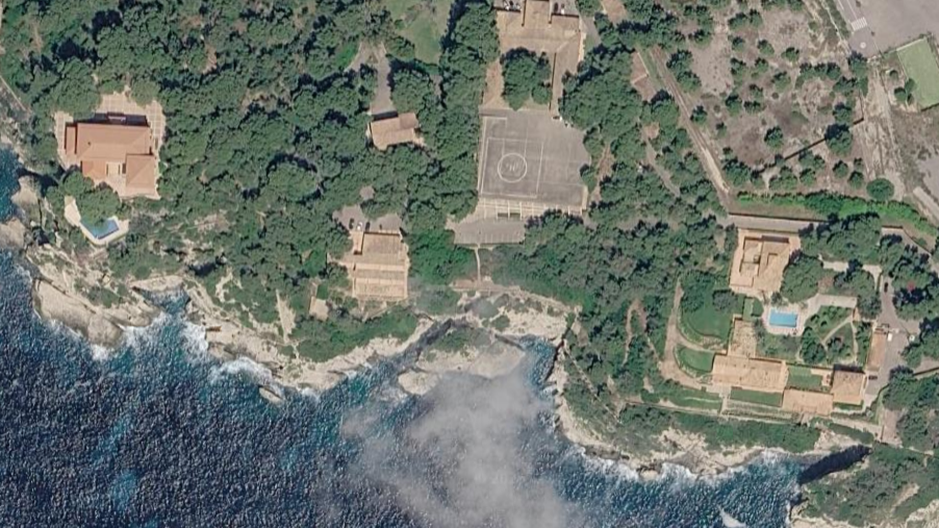 El Palacio de Marivent y Son Vent, con las dos piscinas