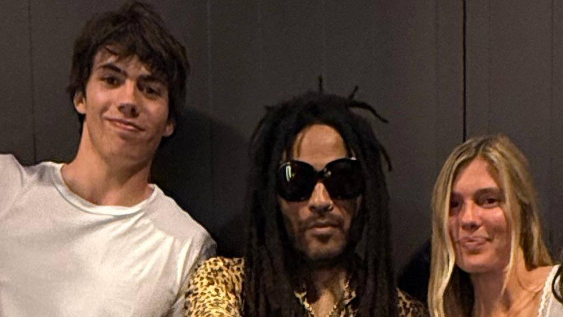 Guillermo y Cristina Iglesias junto a Lenny Kravitz