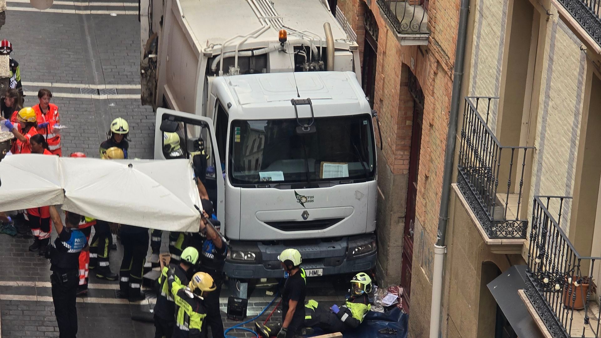 Imagen del lugar donde se produjo el atropello del camión de la basura en Pamplona