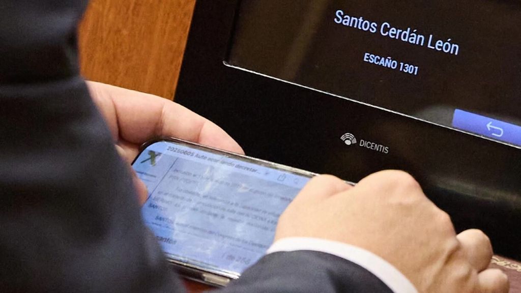 'La caída', el libro en el que Santos Cerdán cuenta el momento en el todo se volvió contra él, sin hablar de su presunta corrupción