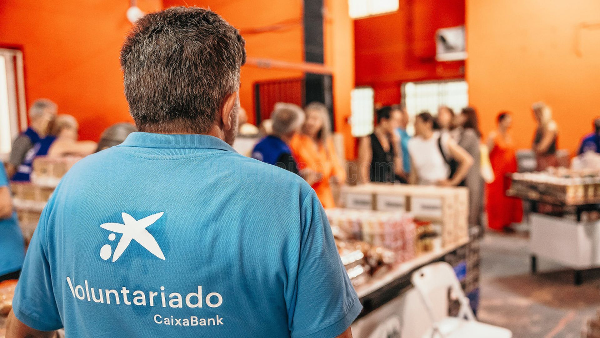 Las colas del hambre en Mestalla